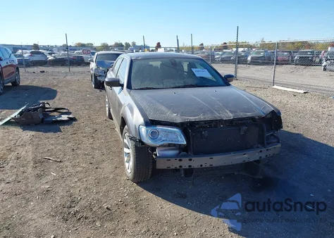 2016 Chrysler 300 Anniversary Edition z USA, uszkodzony, nr VIN 2C3CCAAG3GH224489